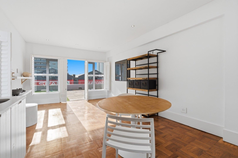 To Let 2 Bedroom Property for Rent in Sea Point Western Cape